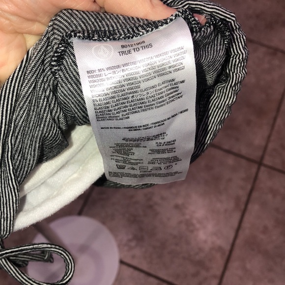 Volcom Grey Striped Shirt - small size - Picture 6 of 6